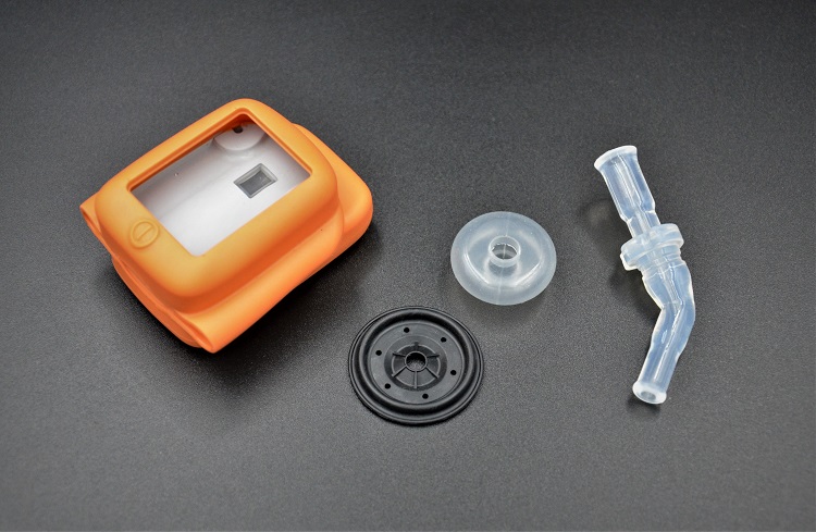 24醫(yī)療橡塑制品Medical rubber parts.jpg